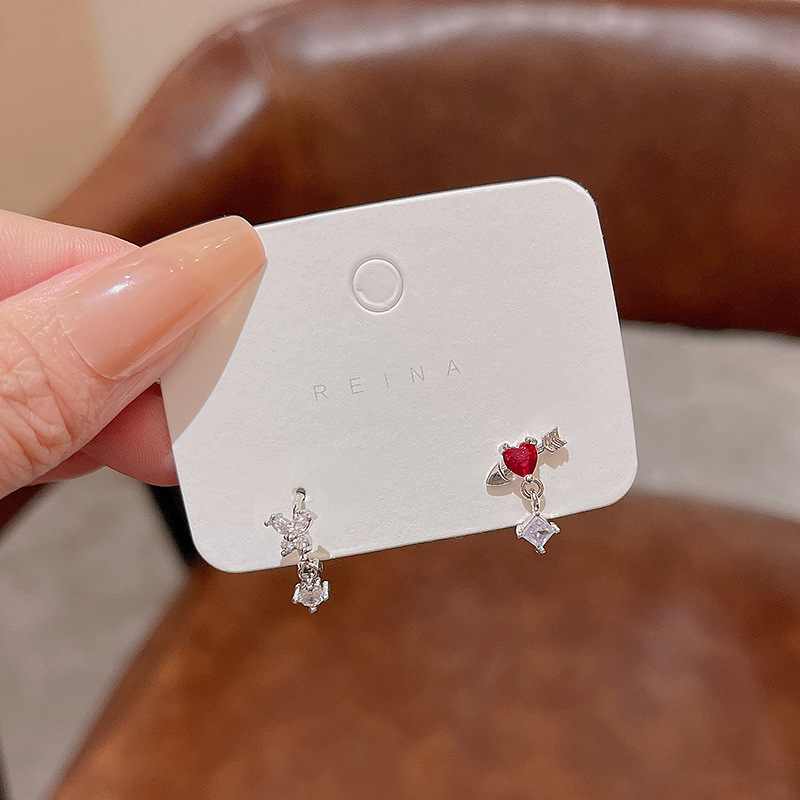 Corea del Sur Nueva Luz de lujo nicho anillo liso anillo de la oreja hebilla hembra ins moda todo fósforo temperamento ZIRCON encantadores pendientes