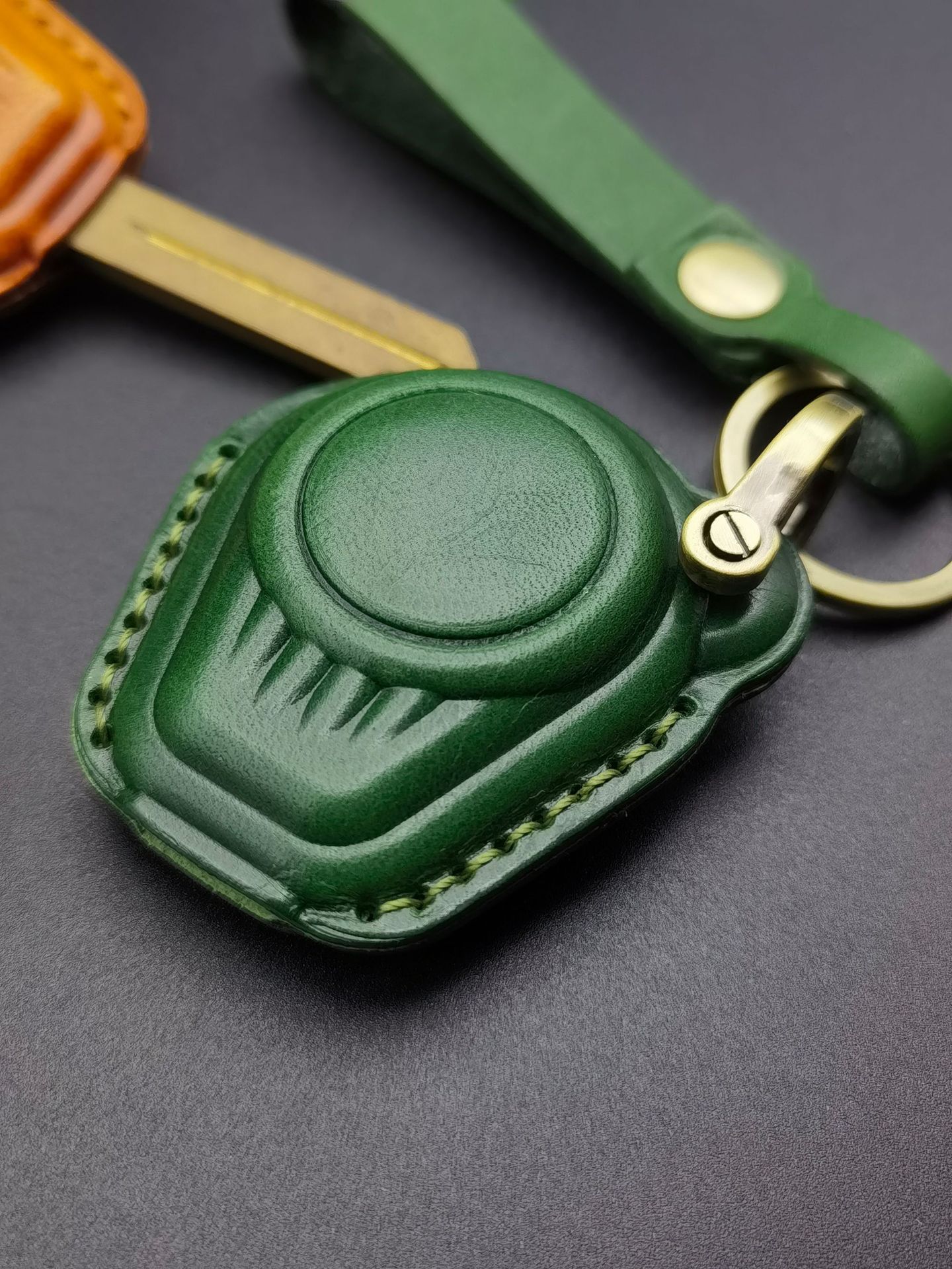 Suitable for Zongshen Yomi Little Bear Dundun Motorcycle Key Cover Bubble Zs125-5A Cowhide Key Bag Buckle