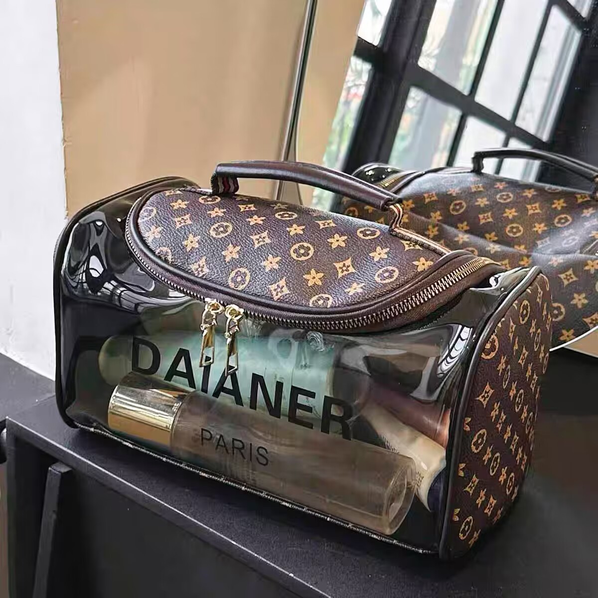 화장품 가방 고급 prefbyopic 방수 pvc 슈퍼 인기있는 대용량 여성 휴대용 휴대용 세척 보관 여행에