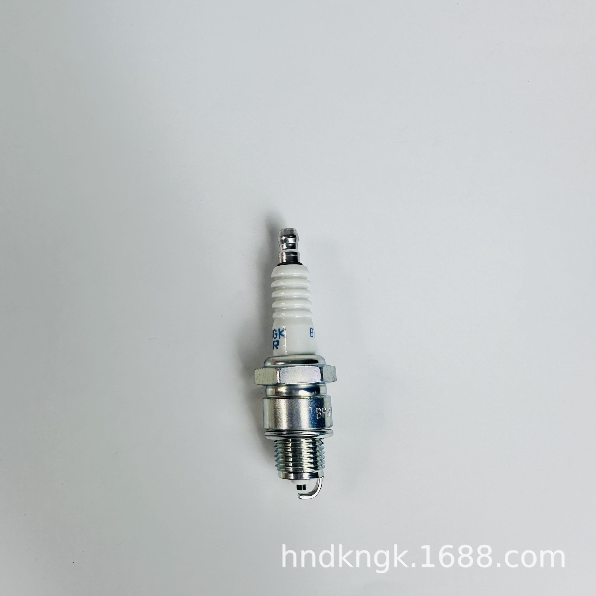 Ngk Spark Plug Bpr7Hs-10【1092】Is Suitable for Yamaha Suzuki Mercury Two-Stroke Outboard Motors