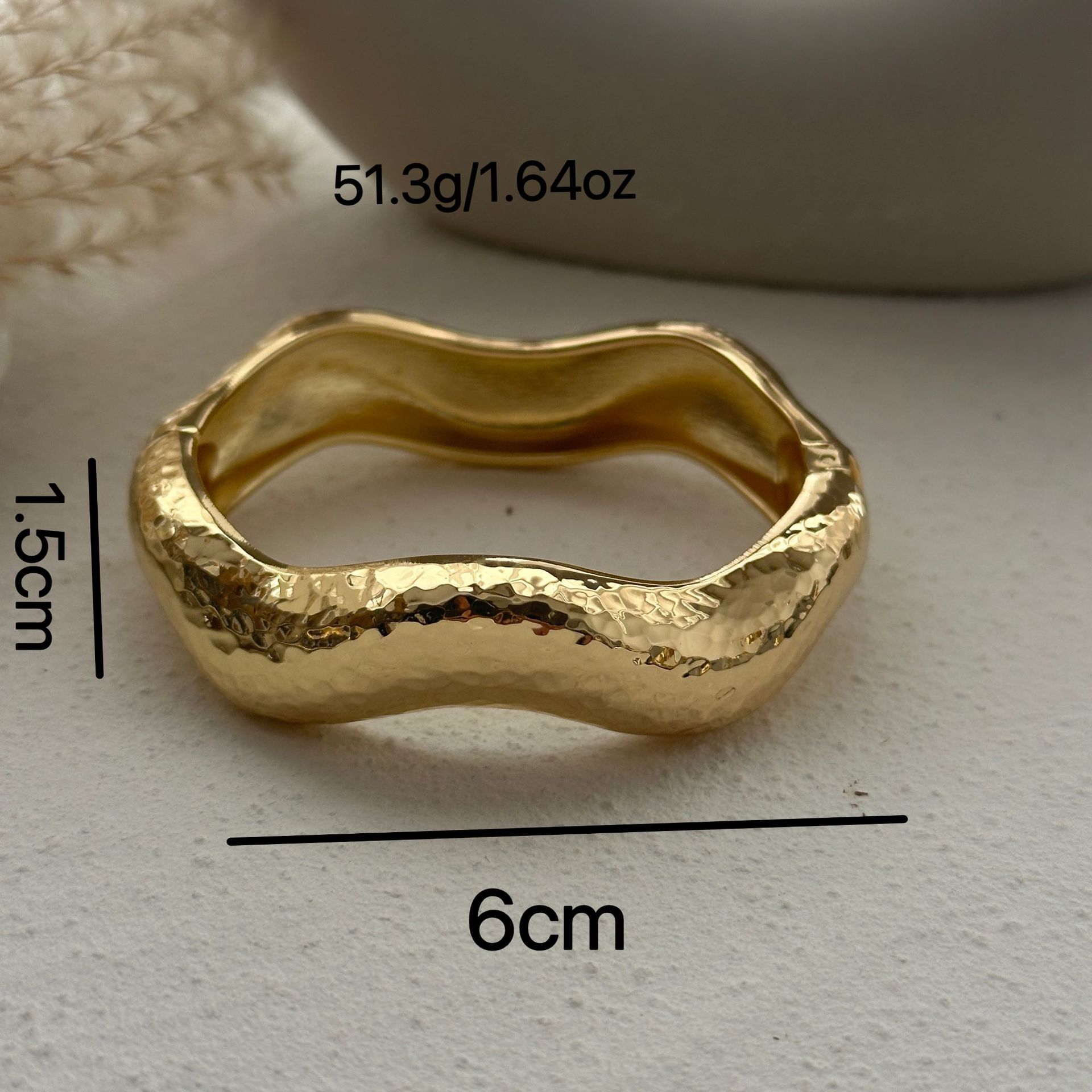 56g Weight Bangle Classification Alloy Chain Material 1 Piece Quantity Daily Occasion Alloy Material Solid Color Pattern Women's Gender Plating Design Exaggerated, Simple Style Style Exaggerated Simple Style Solid Color Alloy Bangles Wholesale 11