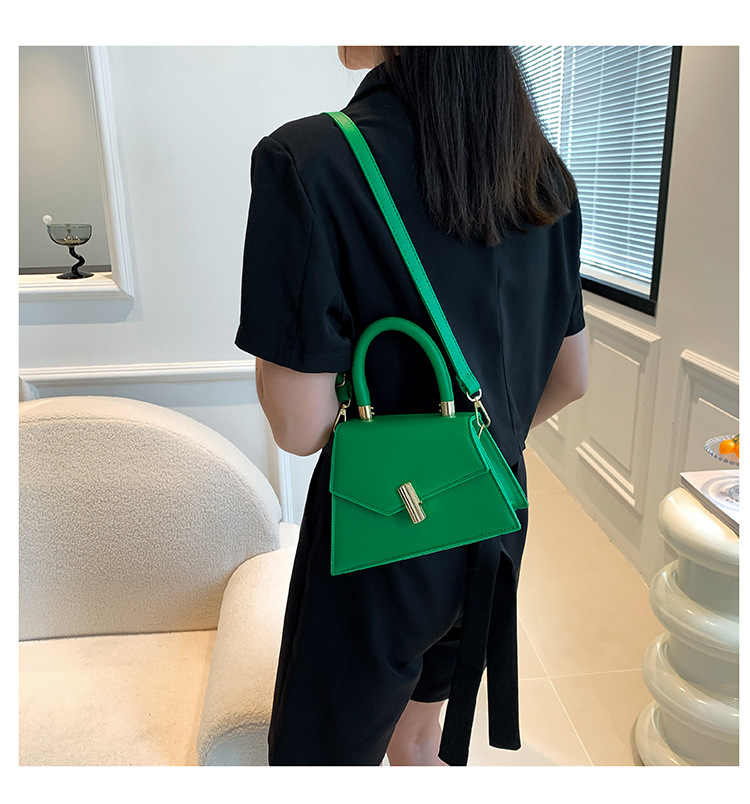 Medium Size Women's Medium Pu Leather Solid Color Streetwear Lock Clasp Handbag Crossbody Bag