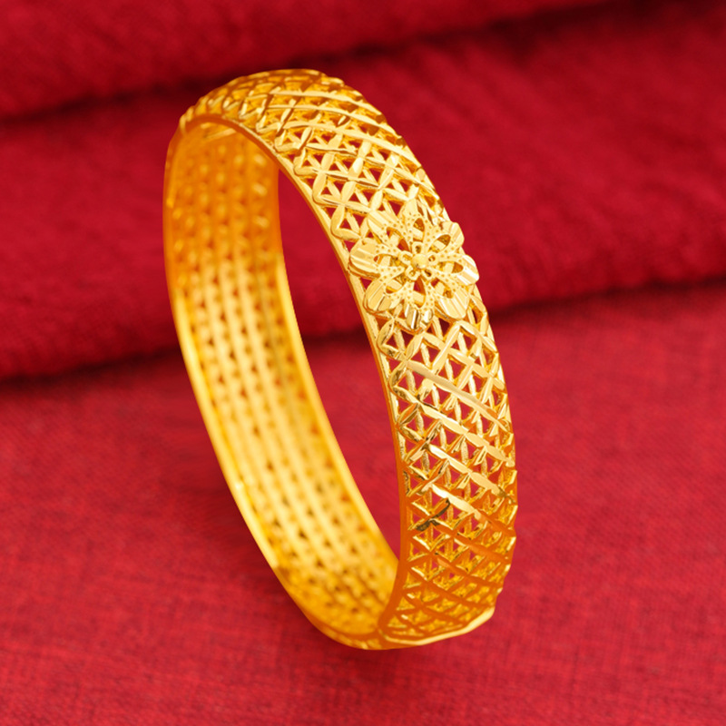 Vintage tallado hueco flor pulsera ancho hombres y mujeres pulsera de aleación de cobre imitación tejida estilo nacional ingeniosa fábrica al por mayor