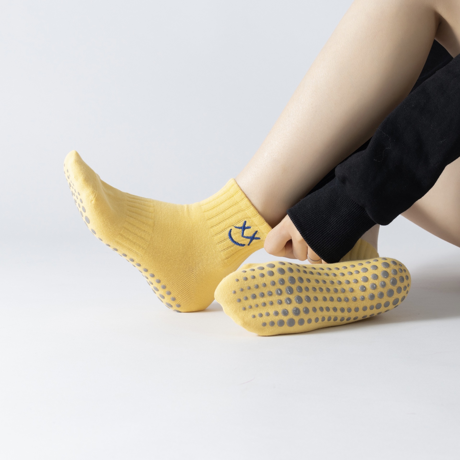 Autumn Embroidered Yoga Socks For Women,Breathable,Non-slip,Simple,Versatile,Pilates Dance Fitness Socks