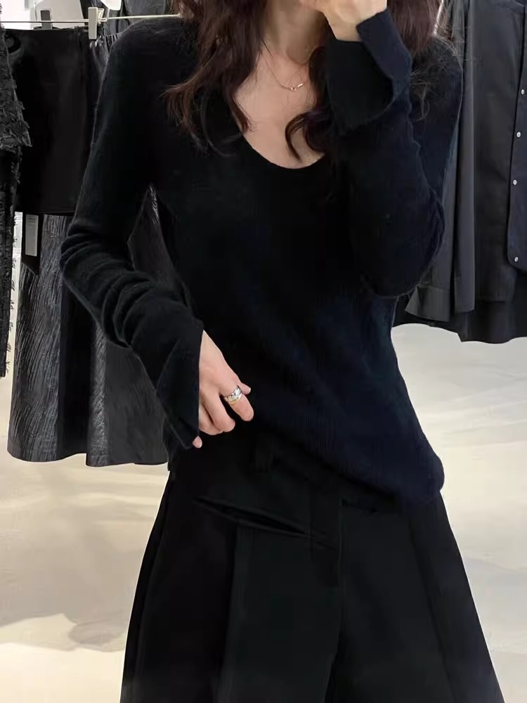 ミニマリストスタイル U ネックベルスリーブボトリングシャツ女性のための春 2025 スリムシンプルなインナートップニットセーター多用途