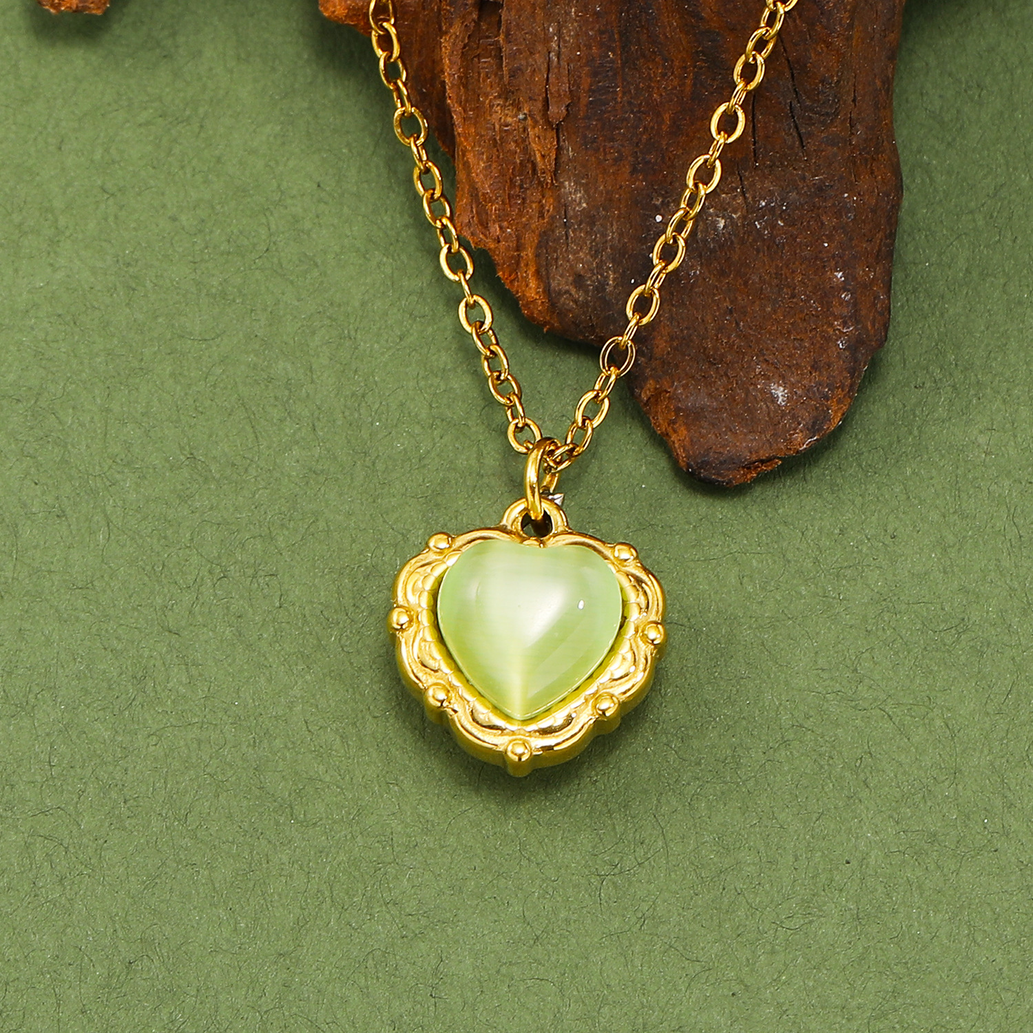 Women's Gender Elegant, Retro Style Real Gold Plated Heart Shape 304 Stainless Steel Elegant Retro Waterproof Non Tarnish 304 Stainless Steel Pendant Necklace