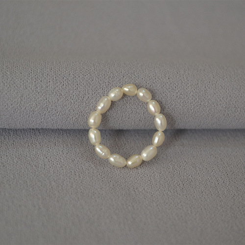 Korean-style fresh, fashionable, elegant, minimalist freshwater rice grain pearl elastic ring for index finger, delicate, versatile, temperament women