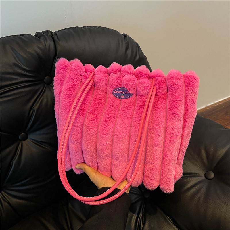Capacious plush velvet