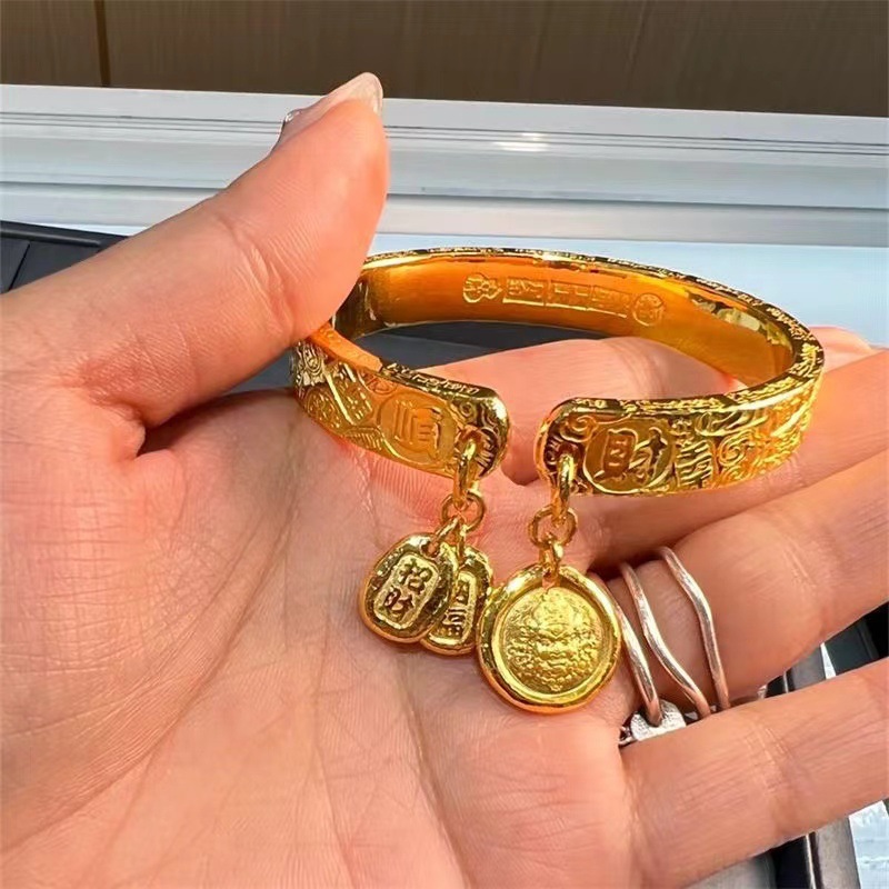 招财纳福吉言手镯轻奢ins高级日韩手工錾刻开口设计手镯配饰