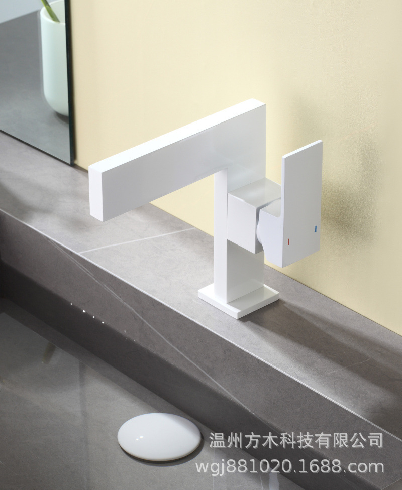 All-copper flat seven-shaped square creative bathroom, waterfall, single hole, single handle, side-opening basin, cold and hot water faucet for washing undefined