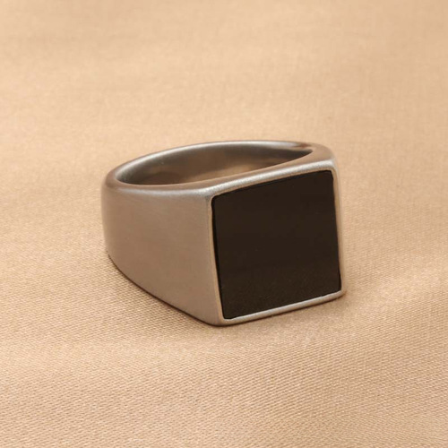Eurasian Style Titanium Steel Black Glass Ring Retro Trend Men's Punk Stainless Steel Black Gemstone Square Ring 280102