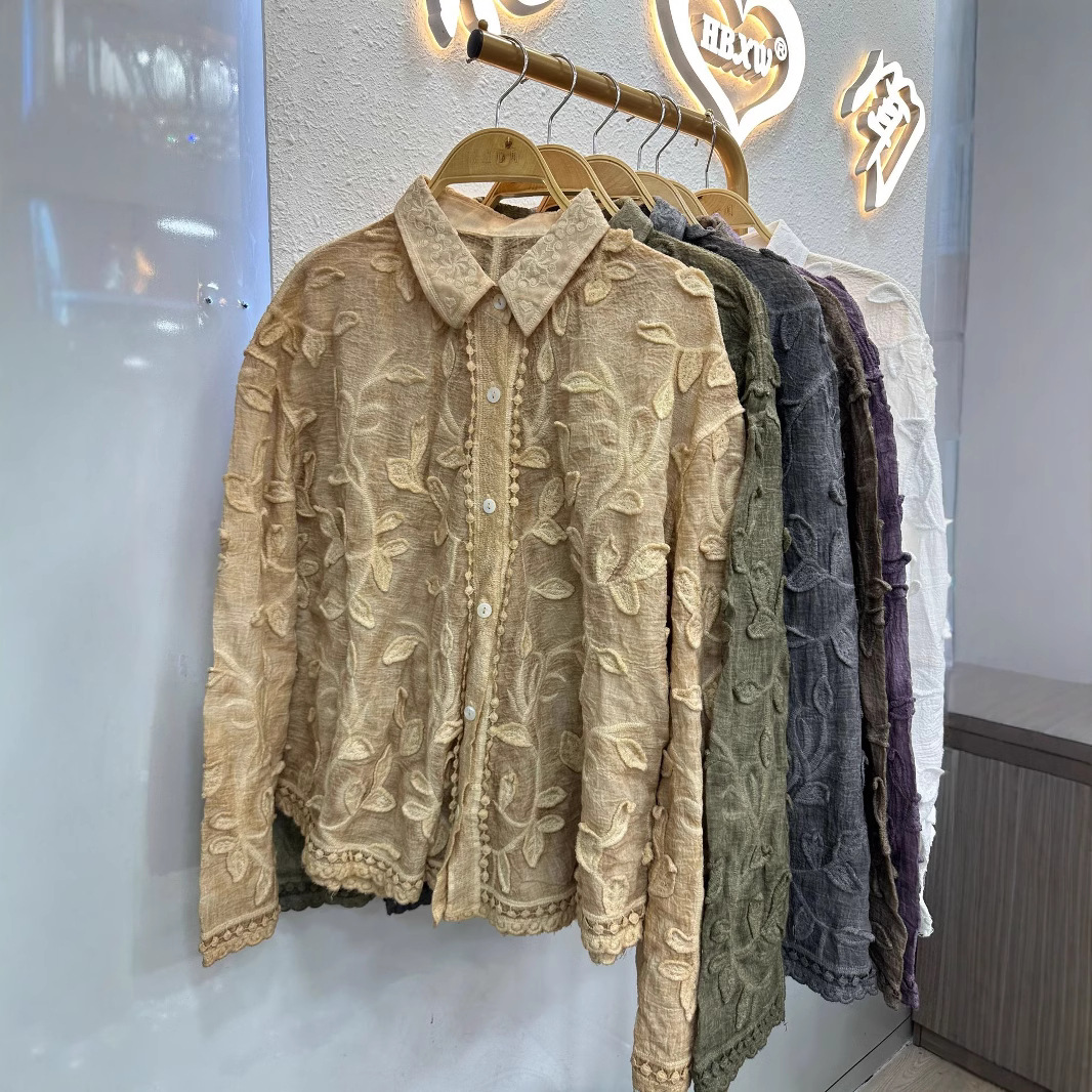 French-style Romantic And Exquisite Three-dimensional Jacquard Collared Shirt For Women, 2025 Spring New Loose Vintage_ecoleips.com
