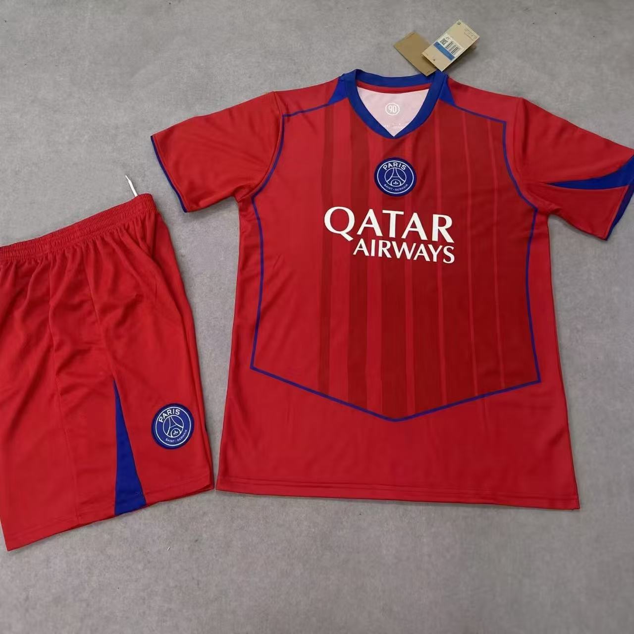 2526 Conjunto de equipación visitante de París