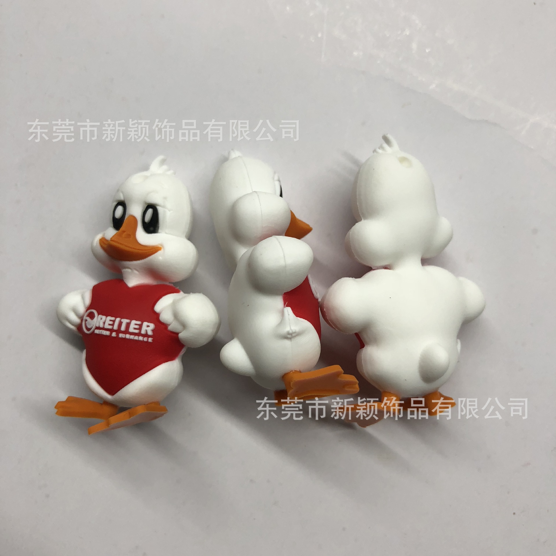 On-Site Manufacturer Supplies Epoxy Resin Soft Rubber 3D Pvc Cartoon Figurine Keychains
