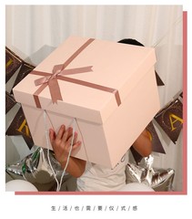 ピンクの誕生日プレゼントの箱の大サイズの空箱は彼女の黒いサプライズの箱の大きい箱の大きいプレゼントの包装箱を送ります。