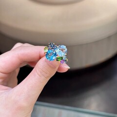 カラフルなフラッシュダイヤモンドリングニッチデザイン夏の新しい二層デザイン女性のライト高級ハイエンド人差し指リング