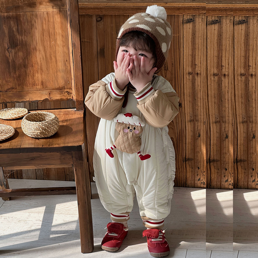 2024 nuevo invierno bebé coreano de dibujos animados lindo maní grueso cálido y cómodo abrigo de algodón de una pieza para bebé suave