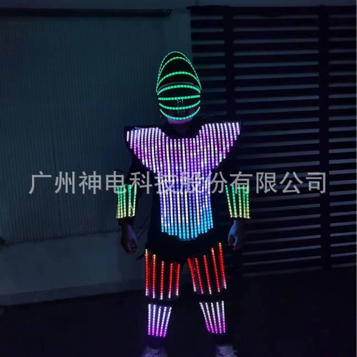 万圣节表演服LED视频编程演出服可以编辑文字播放视频图片人偶服
