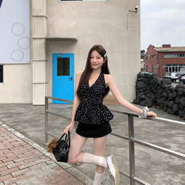 2026黑色波点v领挂脖背心女夏季法式收腰美背外穿辣妹花苞上衣潮