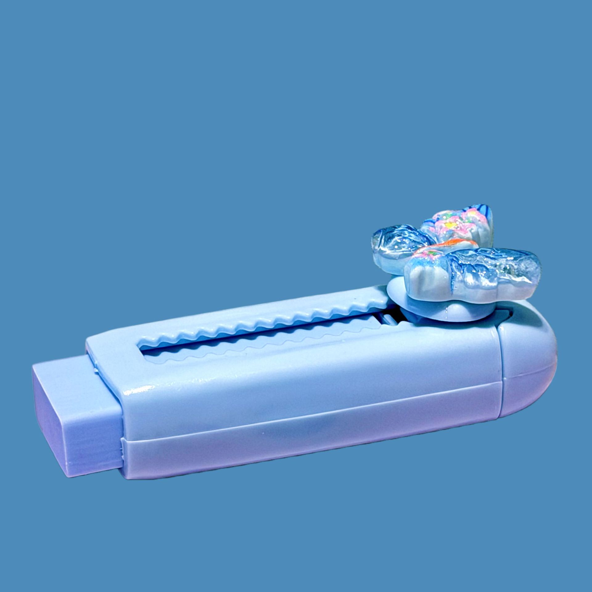 Papelería de dibujos animados de color mariposa empujando y tirando borradores de lápiz limpio borradores de lápiz limpio borradores de lápiz limpio