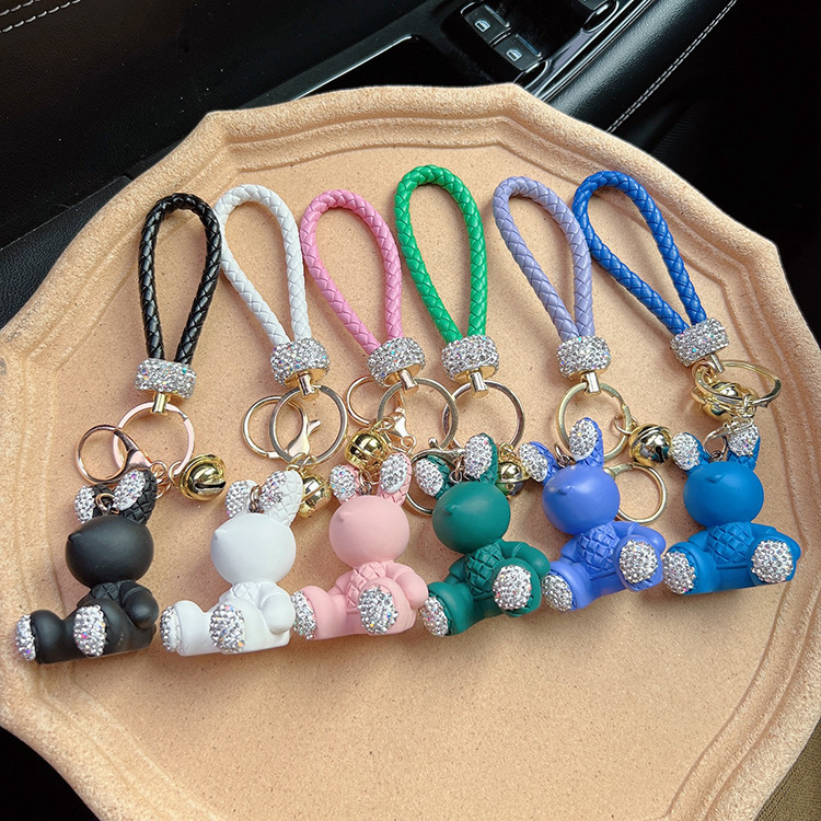 Resina conejo llavero femenino exquisito coche clave colgante diamante incrustado Internet celebridad chica mochila llavero suministros de decoración