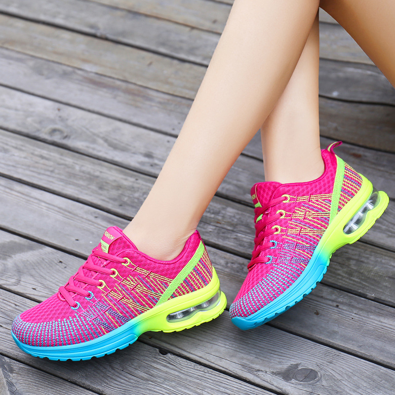 Zapatos de mujer transfronterizos primavera nueva malla voladora tejida transpirable ligero cojín de aire zapatilla de deporte de estilo coreano de las mujeres zapatos de correr casuales para estudiantes