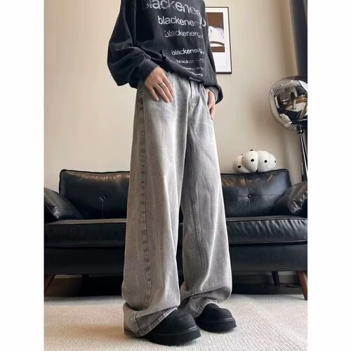 Gray denim pants for men, high-street style, loose-fitting, casual, clean-fit, slightly flared, wide-leg, straight-cut, washed and distressed long pants.