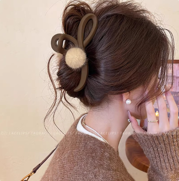 [frosted coffee] brown hair ball clip