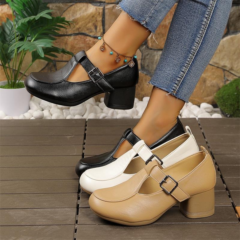 2026 zapatos casuales para madres zapatos suaves cómodos nuevos zapatos de cuero antideslizantes chinos de mediana edad zapatos de mujer