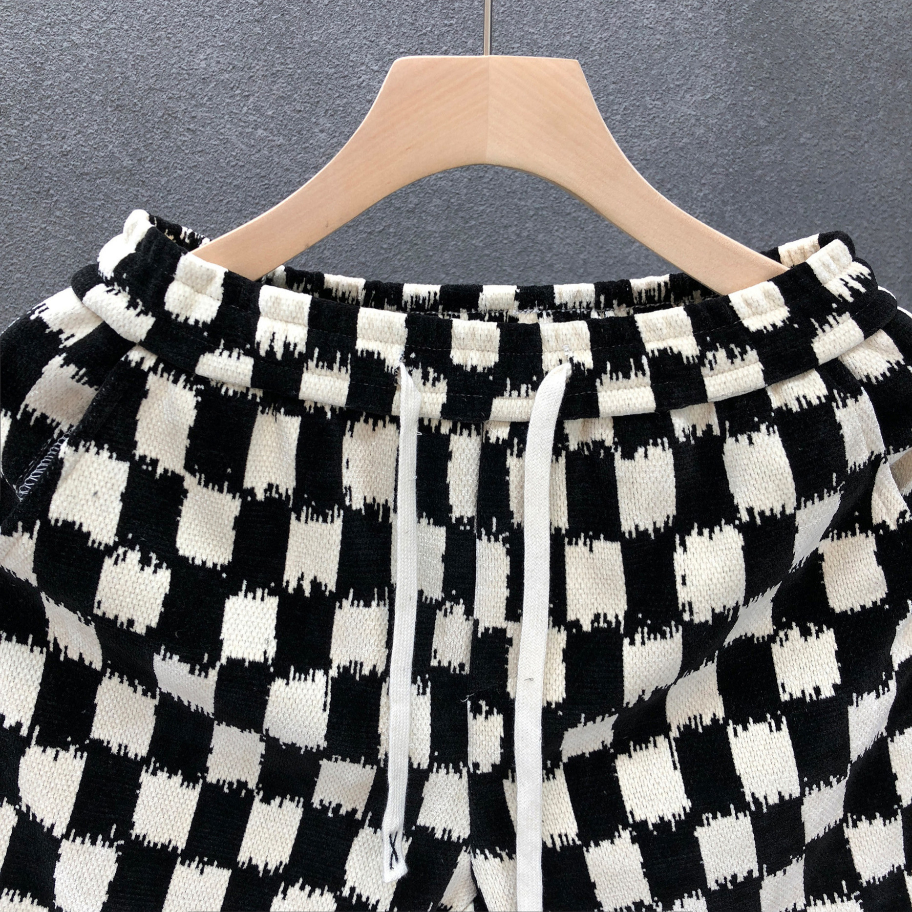 Unisex High Street Fashion Retro Checkerboard Print Summer Shorts Loose Fit Straight Leg 5-Pocket Casual Shorts_viptrois.com