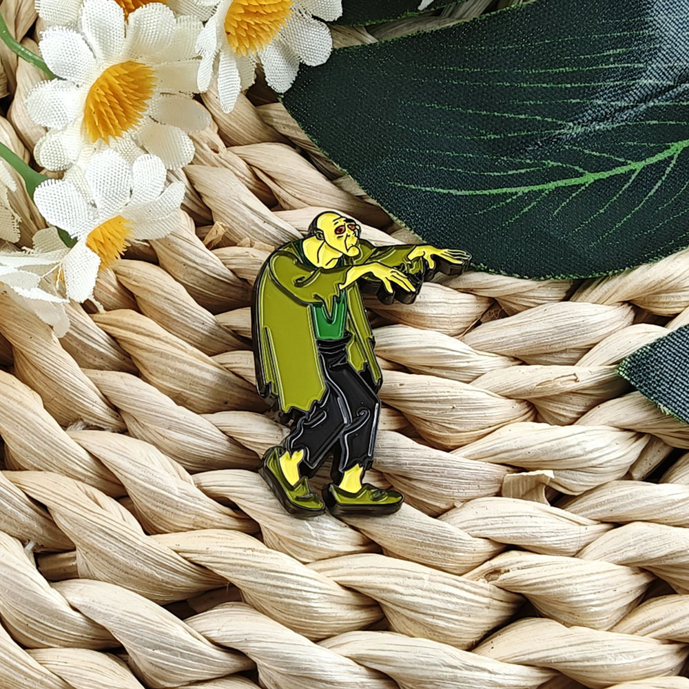 Scooby-Doo Green Zombie Enamel Badge Classic Zombie Villain Metal Brooch Halloween Theme Funny Decoration