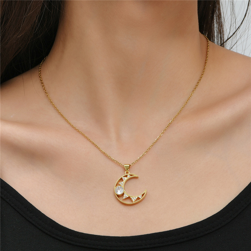 Fashion Copper Micro-inlaid Jewelry Gold Electroplating Hollow Moon Pendant Necklace display picture 4