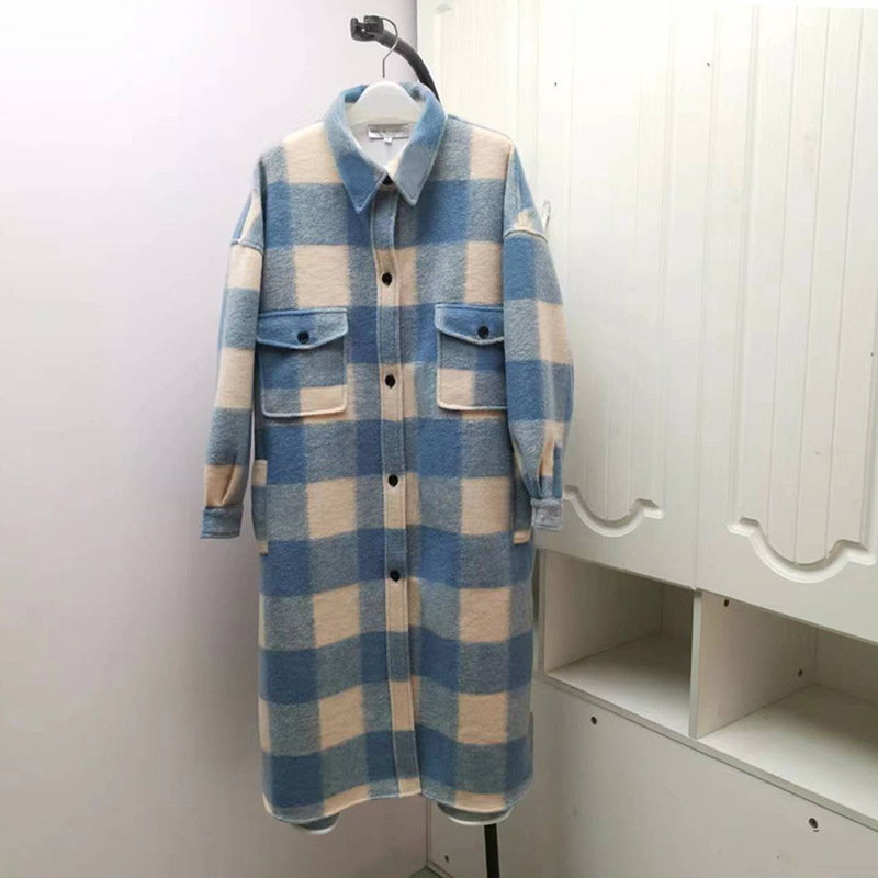 라이트 블루 체크 무늬 코트