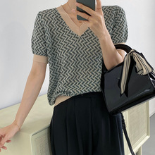 设计感几何撞色编织格纹V领短袖针织衫夏季新款韩版套头T恤上衣女