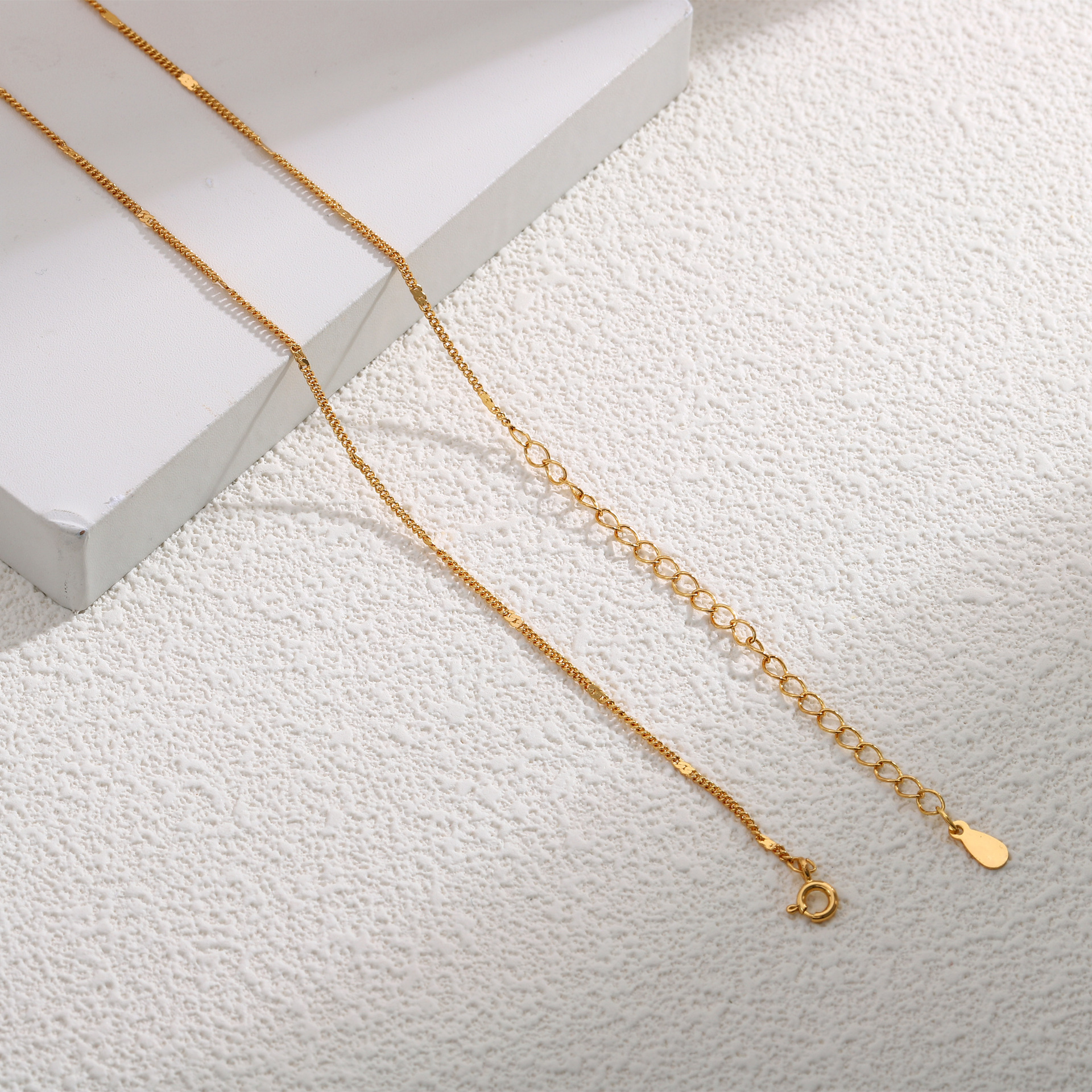 personalized-design-twist-chain-necklace-clavicle-chain-simple-versatile-plain-chain-light-luxury-niche-fashion-wholesale-jewelry