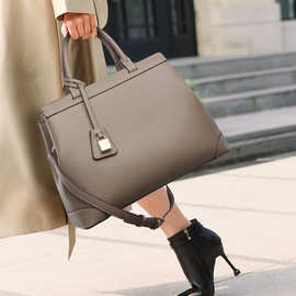 女士手提包时尚简约包包大容量高级感通勤包跨境中年妈妈包可单肩