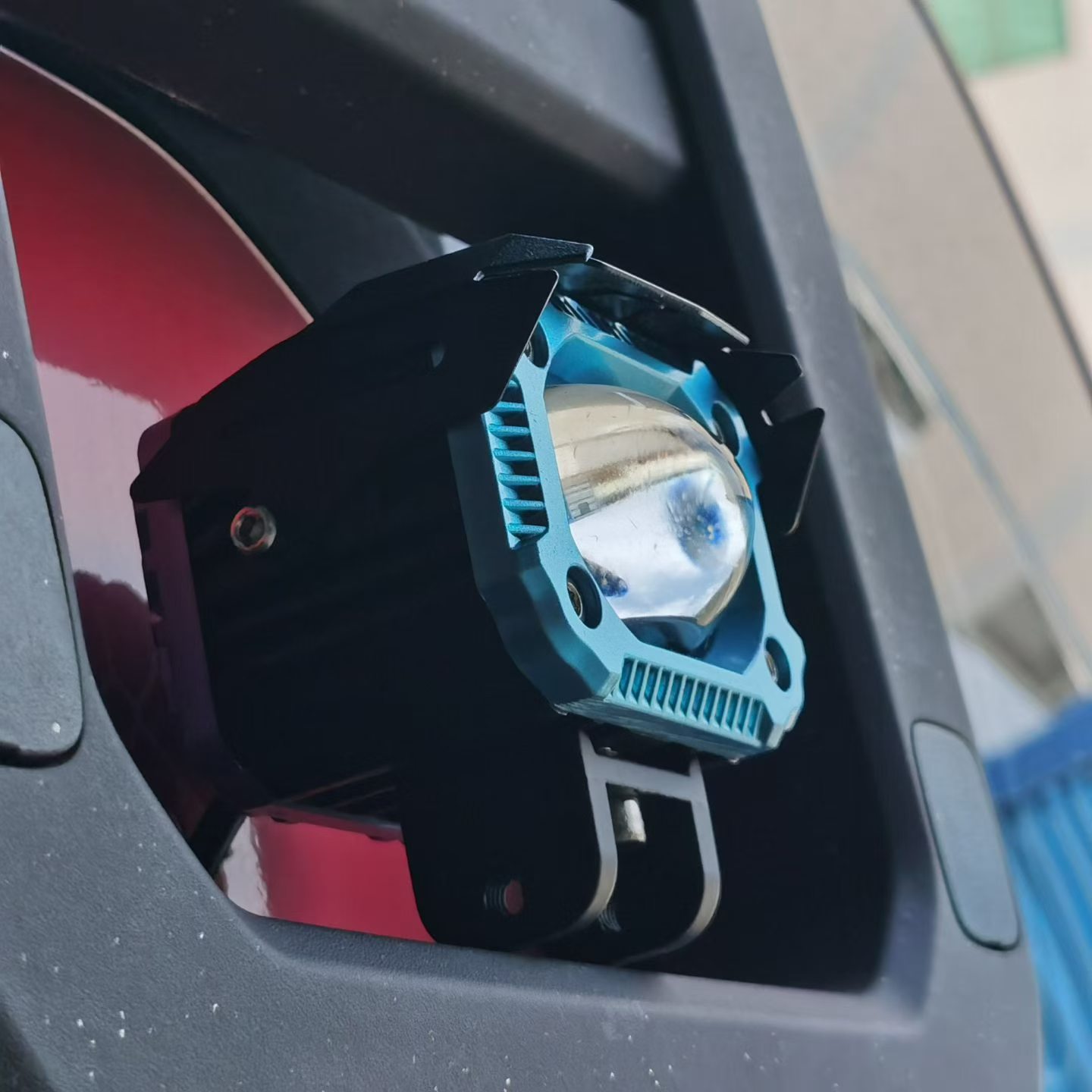 Cross-border motorcycle LED spotlight, dual-color white and yellow modification light, waterproof high-brightness auxiliary light, electric vehicle headlight