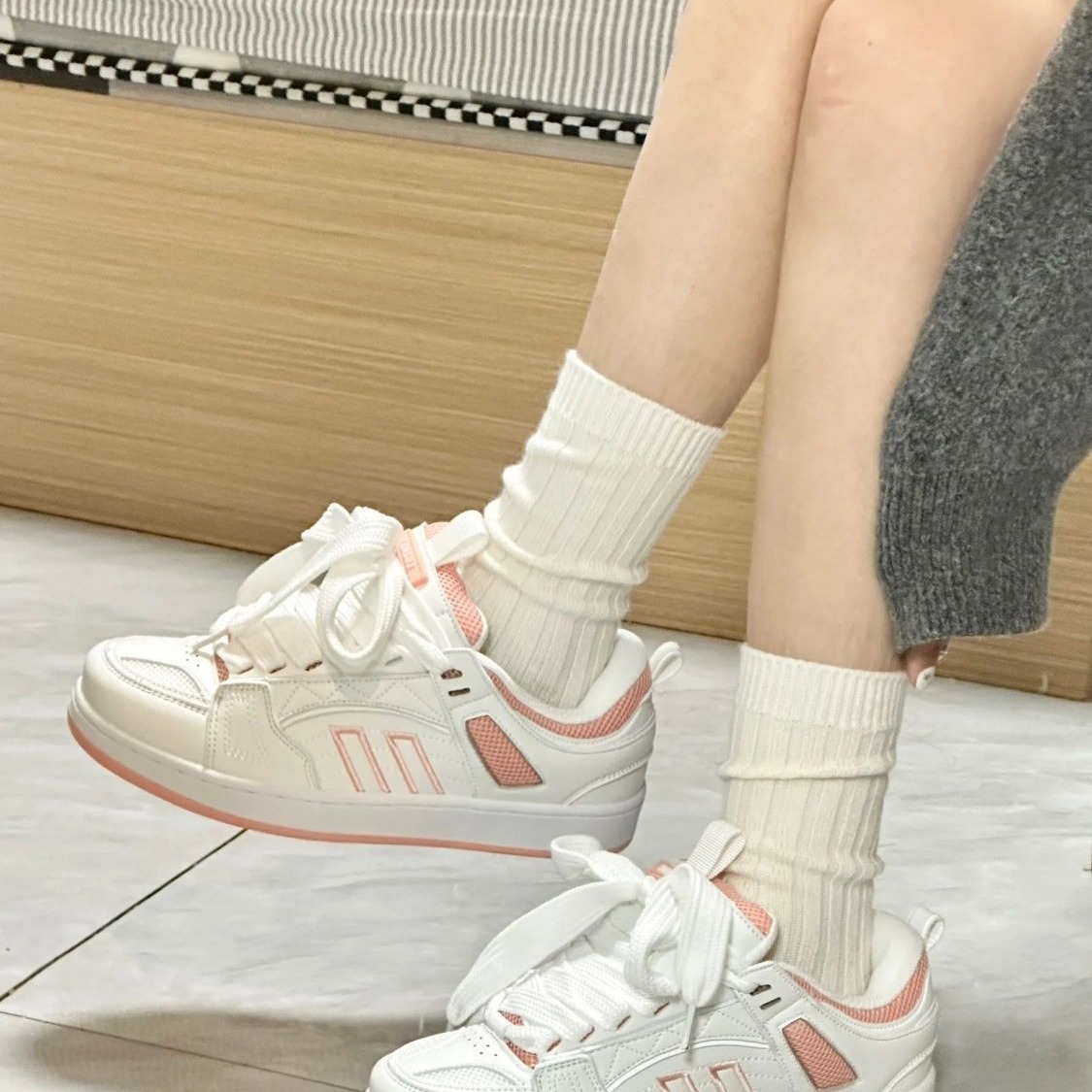 2024 verano y otoño pareja del campus zapatos de pan de moda zapatos de altura baja zapatos casuales retro versátiles para niños