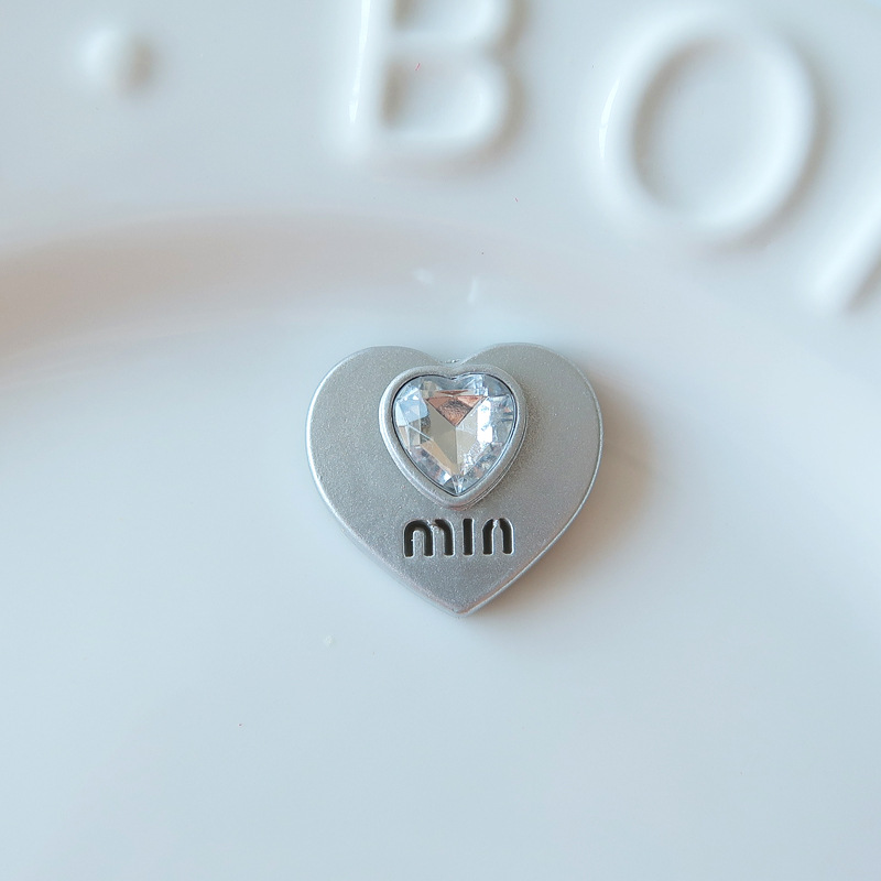 人気メッキ愛蝶ネクタイアクセサリー高級感シルバーグレー笑顔ヘアアクセサリー材料卸売り