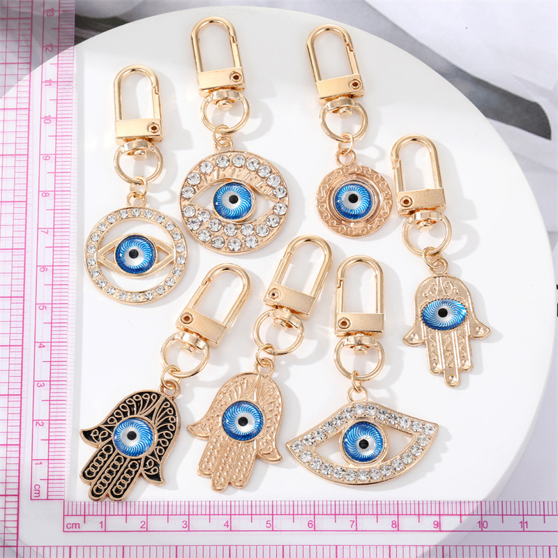 Fashion Drill Alloy Patch Blue Eyes Keychain Hand Of Fatima Devil's Eye Pendant display picture 1