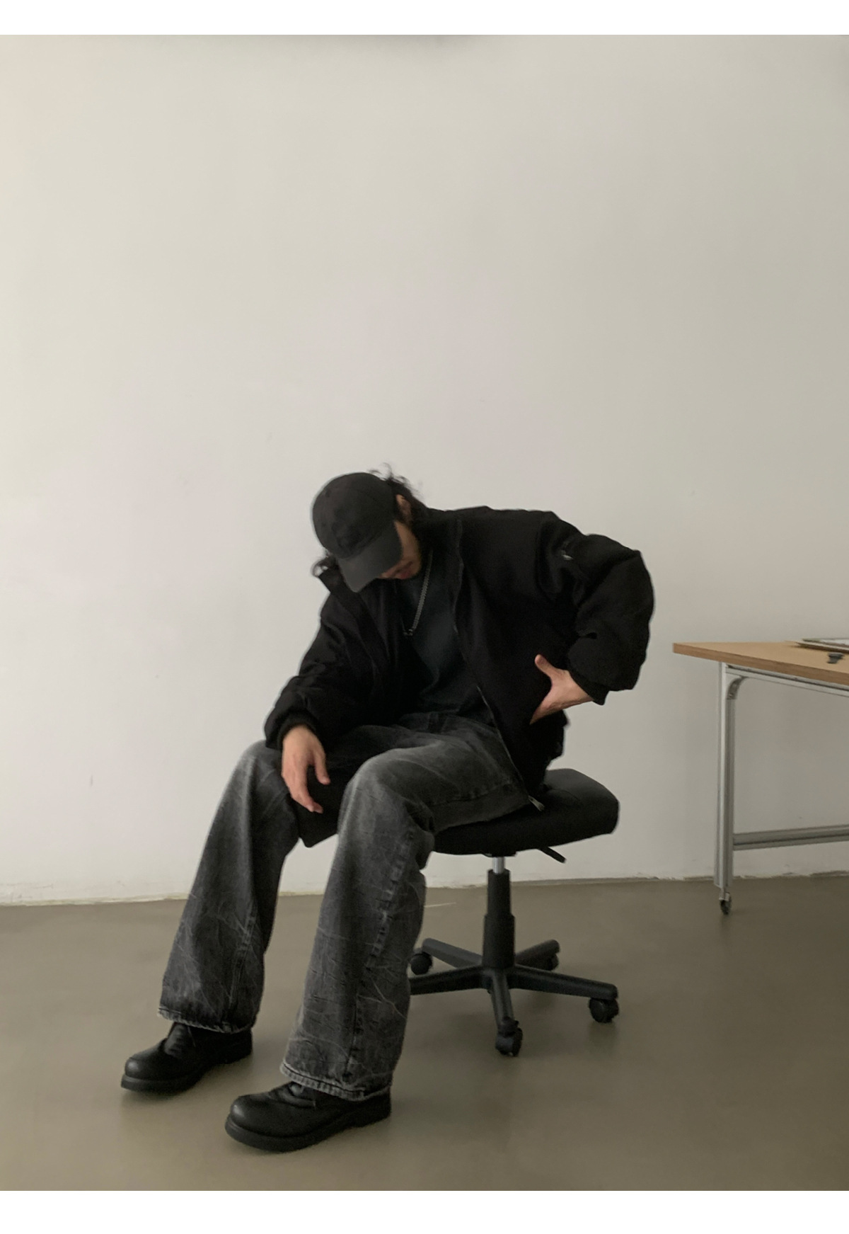 Unisex Vintage Cracked Wash Black Baggy Jeans – Retro Distressed High Street Loose Fit Denim Pants_mkmklike.com