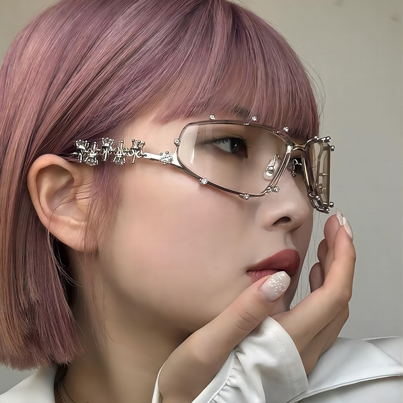 45g Weight Full Frame Glasses Structure Sunglasses, Glasses Classification PC, UV400 Protection Lens Material Special-Shaped Mirror Glasses Style Outdoor, Travel Occasion Solid Color Pattern Unisex Gender Rhinestone Design Streetwear Style Streetwear Solid Color PC UV400 Protection Special-Shaped Mirror Rhinestone Full Frame Women's Sunglasses 1