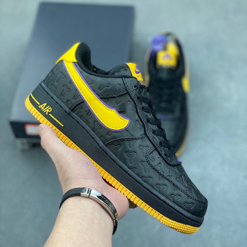 Putian Af1 Kobe Bryant Printed Sneakers Black Mamba Totem Men's and Women's Skateboard Shoes Year of the Snake Purple Gold Casual Sports Shoes Putian Af1 Kobe Bryant Printed Sneakers Black Mamba Totem Men's and Women's Skateboard Shoes Year of the Snake Purple Gold Casual Sports Shoes
