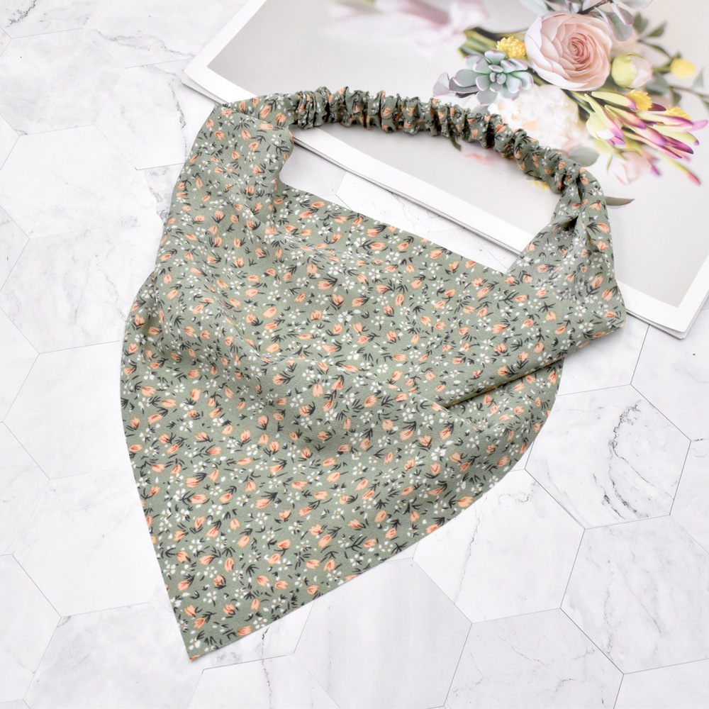 Retro Fashion Style Broken Flower Triangle Scarf Headband display picture 2