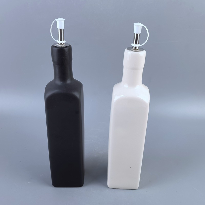 Amazon botella de aceite cuadrada blanca y negra botella de cerámica condimento botella de aceite doméstica botella de aceite de cocina botella de aceite