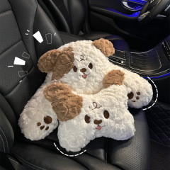 車のヘッドレスト腰はぬいぐるみの子犬の首の枕を保護します。