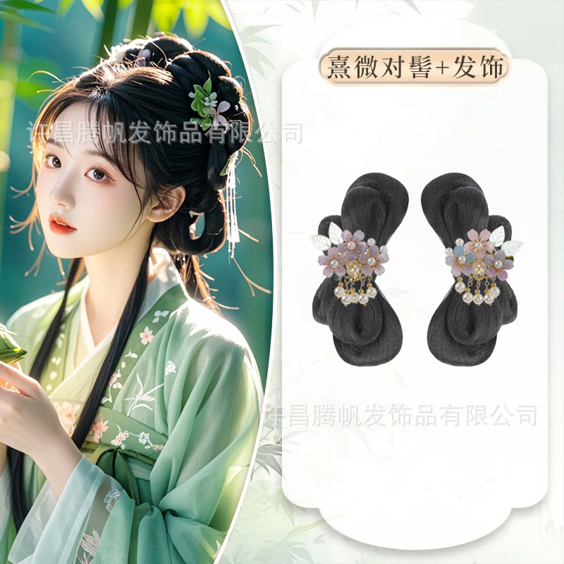 약간 롤빵 + 보라색 체리