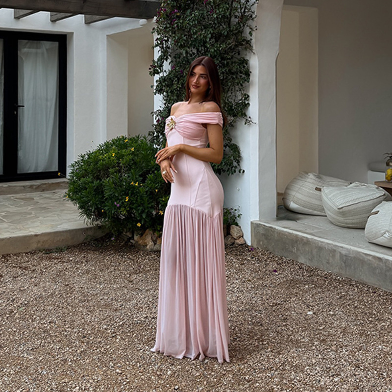 Europa y los Estados Unidos comercio exterior ropa de mujer 2025 nuevo temperamento vestido de malla de hombro abierto empalmado vestido de cadera mujer image 2