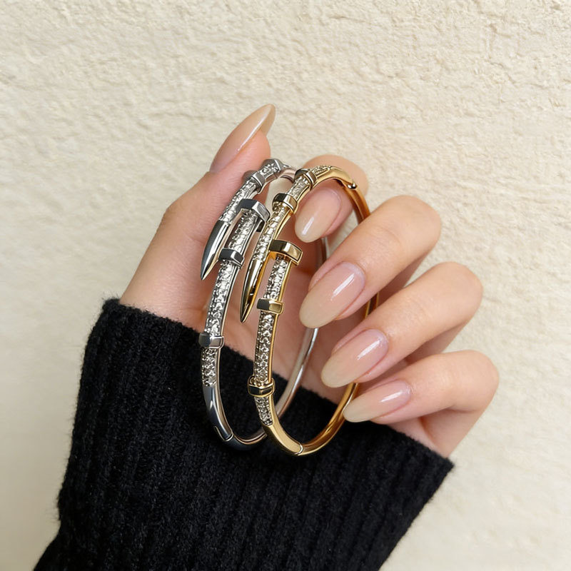 跨境欧美满钻钉子手镯女高级感轻奢百搭卡扣手环铜镀18K开口手镯