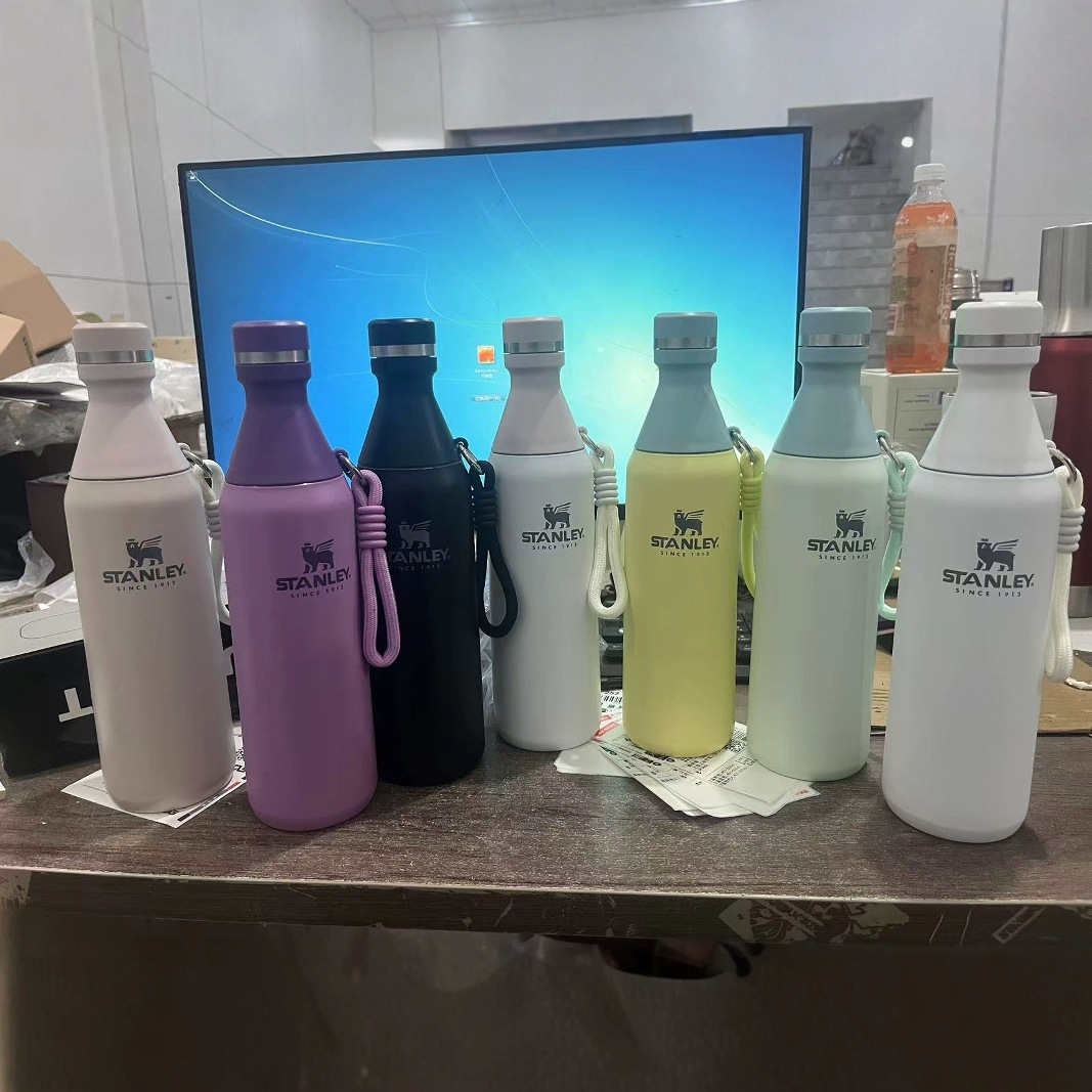 Nueva botella de coja transfronteriza con cuerda, botella de boca pequeña, taza de agua deportiva, taza de aislamiento de acero inoxidable 304 al aire libre de Amazon